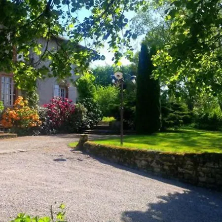 Charme Et Detente : Maison Avec Grand Parc, Cheminee Et Tennis, Proche D'epinal - Fr-1-589-499 Frühstückspension *